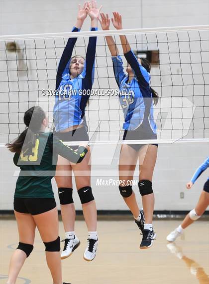 Thumbnail 2 in White Oak @ Swansboro photogallery.