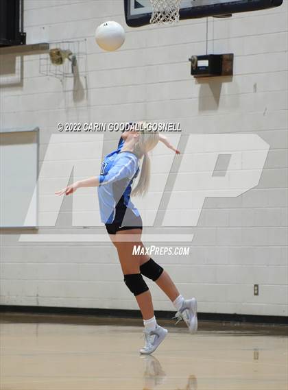 Thumbnail 3 in White Oak @ Swansboro photogallery.