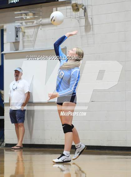 Thumbnail 3 in White Oak @ Swansboro photogallery.