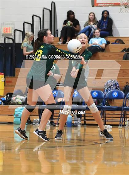 Thumbnail 3 in White Oak @ Swansboro photogallery.