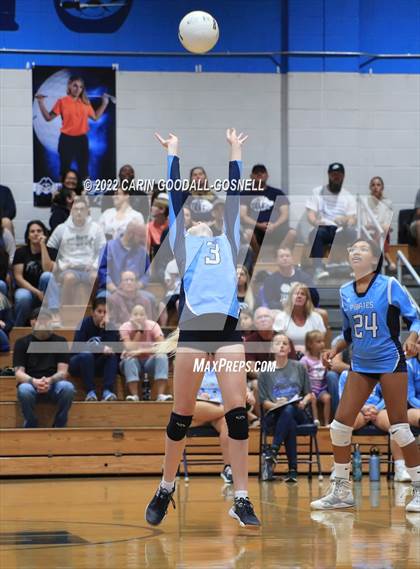 Thumbnail 3 in White Oak @ Swansboro photogallery.