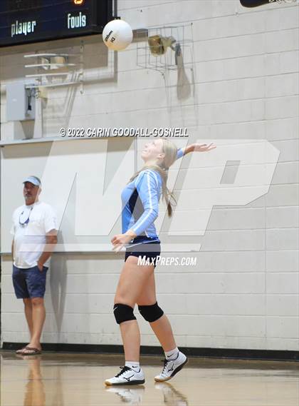 Thumbnail 2 in White Oak @ Swansboro photogallery.