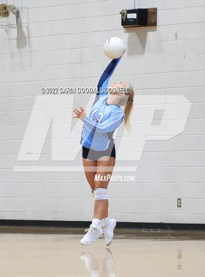 Thumbnail 3 in White Oak @ Swansboro photogallery.