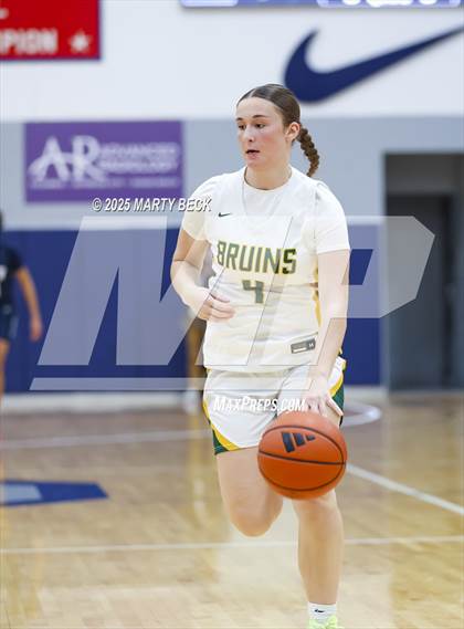 Thumbnail 2 in Blue Valley North vs Rock Bridge (Sophie Cunningham Classic) photogallery.