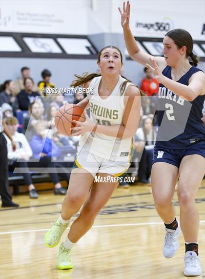Thumbnail 3 in Blue Valley North vs Rock Bridge (Sophie Cunningham Classic) photogallery.
