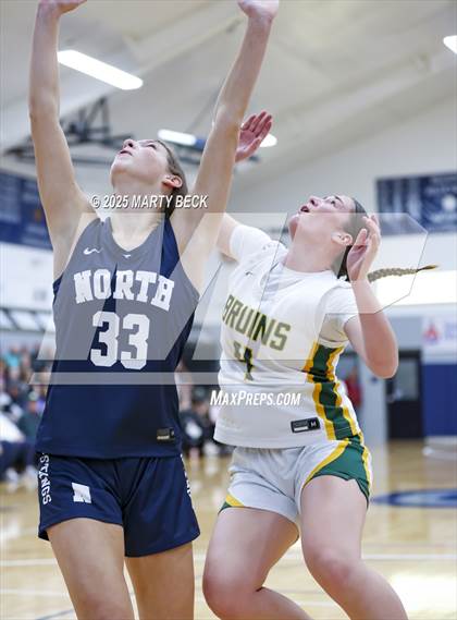 Thumbnail 2 in Blue Valley North vs Rock Bridge (Sophie Cunningham Classic) photogallery.