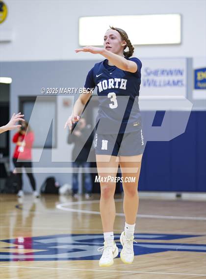 Thumbnail 3 in Blue Valley North vs Rock Bridge (Sophie Cunningham Classic) photogallery.