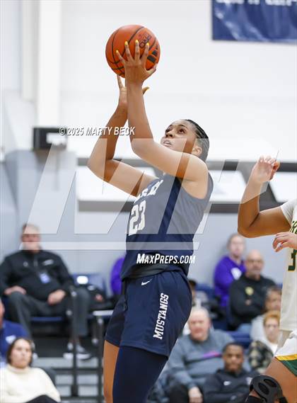 Thumbnail 2 in Blue Valley North vs Rock Bridge (Sophie Cunningham Classic) photogallery.