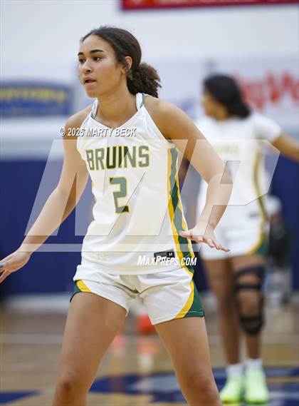 Thumbnail 2 in Blue Valley North vs Rock Bridge (Sophie Cunningham Classic) photogallery.