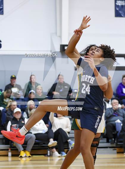 Thumbnail 3 in Blue Valley North vs Rock Bridge (Sophie Cunningham Classic) photogallery.