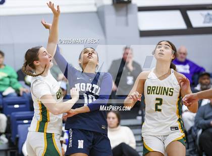 Thumbnail 2 in Blue Valley North vs Rock Bridge (Sophie Cunningham Classic) photogallery.