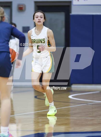 Thumbnail 2 in Blue Valley North vs Rock Bridge (Sophie Cunningham Classic) photogallery.