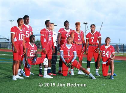 Thumbnail 1 in Manvel (2015 Preseason Top 25 Photo Shoot)  photogallery.