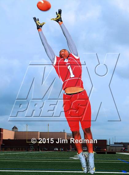 Thumbnail 1 in Manvel (2015 Preseason Top 25 Photo Shoot)  photogallery.