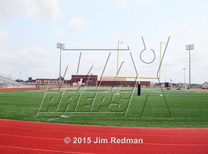 Thumbnail 2 in Manvel (2015 Preseason Top 25 Photo Shoot)  photogallery.