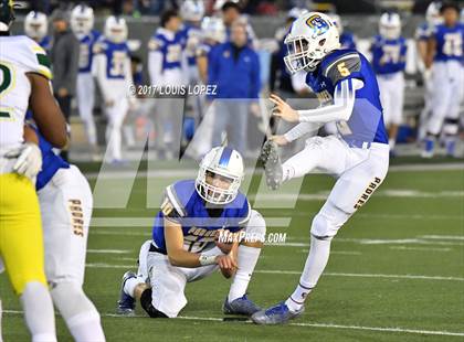 Thumbnail 3 in Cajon vs. Serra (CIF State D2A-A Final) photogallery.