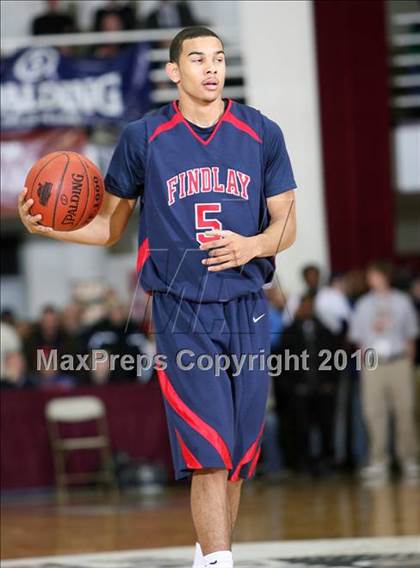 Thumbnail 3 in Findlay Prep vs. St. Patrick (Hoophall Classic) photogallery.