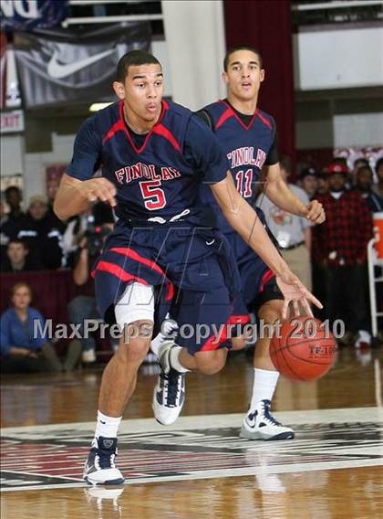 Thumbnail 2 in Findlay Prep vs. St. Patrick (Hoophall Classic) photogallery.
