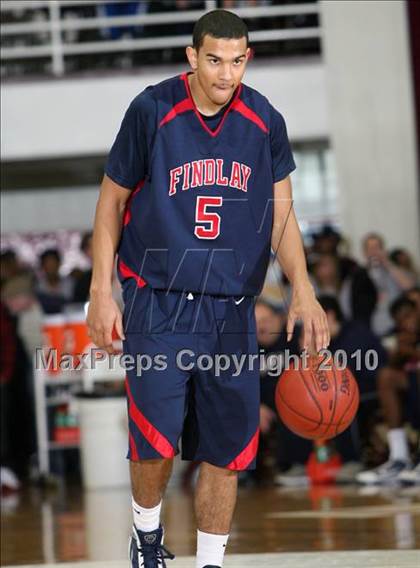 Thumbnail 1 in Findlay Prep vs. St. Patrick (Hoophall Classic) photogallery.