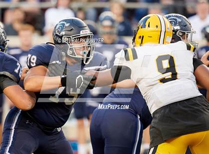 Thumbnail 1 in Fort Bend Marshall vs. Boerne-Champion (Class 5A Division II Semi-Finals) photogallery.