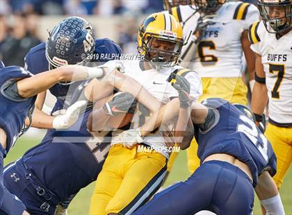 Thumbnail 2 in Fort Bend Marshall vs. Boerne-Champion (Class 5A Division II Semi-Finals) photogallery.