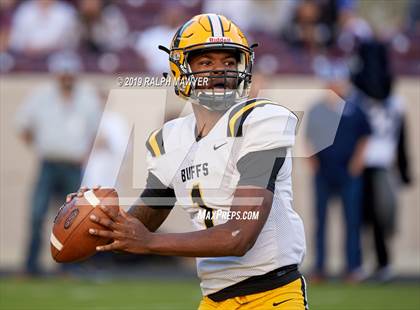 Thumbnail 2 in Fort Bend Marshall vs. Boerne-Champion (Class 5A Division II Semi-Finals) photogallery.