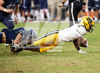Thumbnail 1 in Fort Bend Marshall vs. Boerne-Champion (Class 5A Division II Semi-Finals) photogallery.