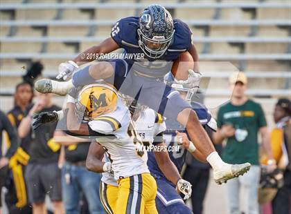 Thumbnail 3 in Fort Bend Marshall vs. Boerne-Champion (Class 5A Division II Semi-Finals) photogallery.