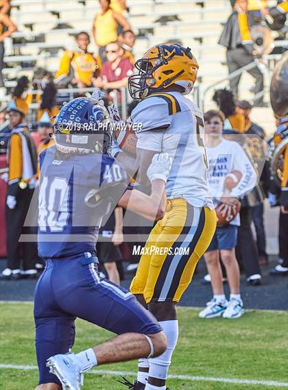 Thumbnail 3 in Fort Bend Marshall vs. Boerne-Champion (Class 5A Division II Semi-Finals) photogallery.