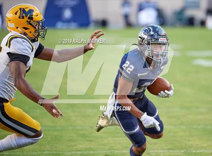 Thumbnail 1 in Fort Bend Marshall vs. Boerne-Champion (Class 5A Division II Semi-Finals) photogallery.