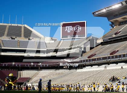 Thumbnail 2 in Fort Bend Marshall vs. Boerne-Champion (Class 5A Division II Semi-Finals) photogallery.