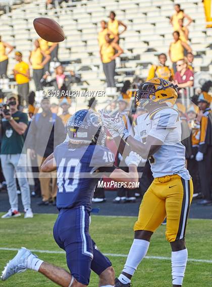 Thumbnail 2 in Fort Bend Marshall vs. Boerne-Champion (Class 5A Division II Semi-Finals) photogallery.