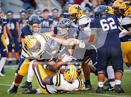 Thumbnail 2 in Fort Bend Marshall vs. Boerne-Champion (Class 5A Division II Semi-Finals) photogallery.