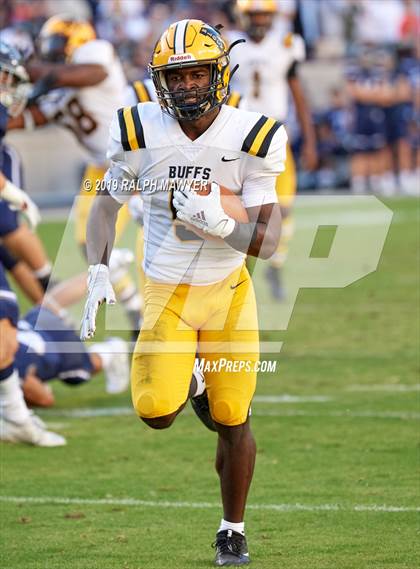 Thumbnail 2 in Fort Bend Marshall vs. Boerne-Champion (Class 5A Division II Semi-Finals) photogallery.