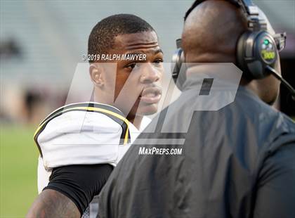 Thumbnail 3 in Fort Bend Marshall vs. Boerne-Champion (Class 5A Division II Semi-Finals) photogallery.
