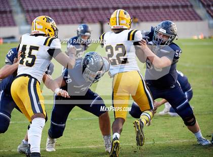 Thumbnail 3 in Fort Bend Marshall vs. Boerne-Champion (Class 5A Division II Semi-Finals) photogallery.