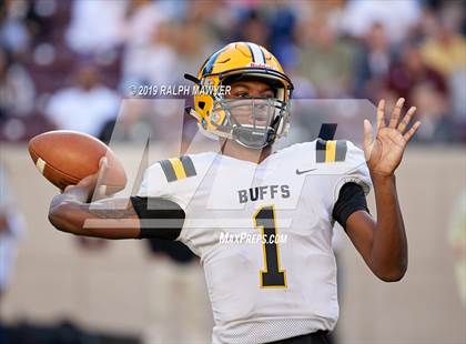Thumbnail 1 in Fort Bend Marshall vs. Boerne-Champion (Class 5A Division II Semi-Finals) photogallery.