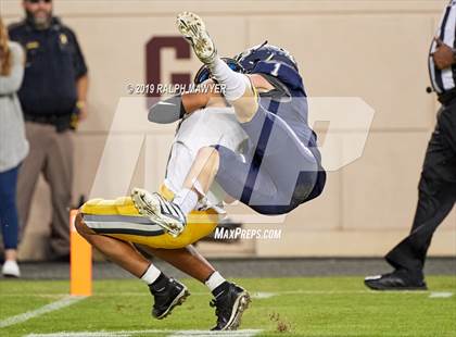 Thumbnail 1 in Fort Bend Marshall vs. Boerne-Champion (Class 5A Division II Semi-Finals) photogallery.