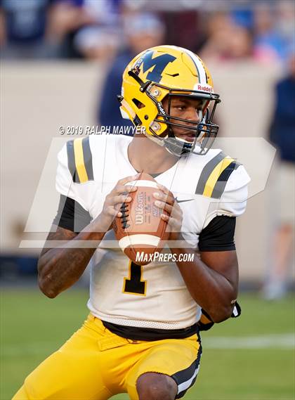 Thumbnail 2 in Fort Bend Marshall vs. Boerne-Champion (Class 5A Division II Semi-Finals) photogallery.