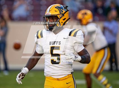 Thumbnail 3 in Fort Bend Marshall vs. Boerne-Champion (Class 5A Division II Semi-Finals) photogallery.