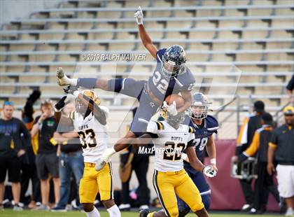 Thumbnail 2 in Fort Bend Marshall vs. Boerne-Champion (Class 5A Division II Semi-Finals) photogallery.