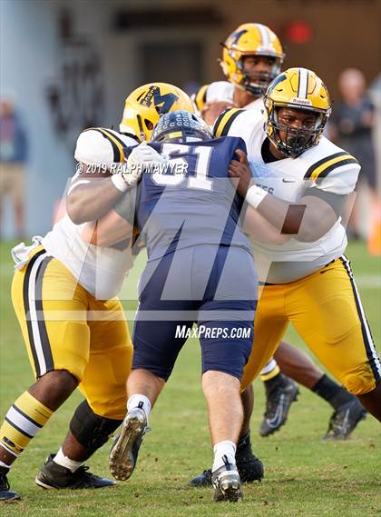 Thumbnail 2 in Fort Bend Marshall vs. Boerne-Champion (Class 5A Division II Semi-Finals) photogallery.