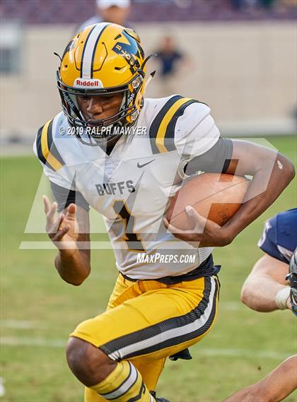Thumbnail 2 in Fort Bend Marshall vs. Boerne-Champion (Class 5A Division II Semi-Finals) photogallery.