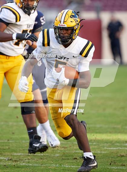 Thumbnail 3 in Fort Bend Marshall vs. Boerne-Champion (Class 5A Division II Semi-Finals) photogallery.