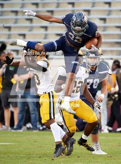 Thumbnail 1 in Fort Bend Marshall vs. Boerne-Champion (Class 5A Division II Semi-Finals) photogallery.