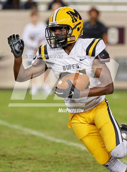 Thumbnail 1 in Fort Bend Marshall vs. Boerne-Champion (Class 5A Division II Semi-Finals) photogallery.