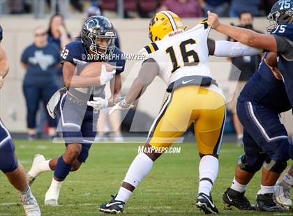 Thumbnail 1 in Fort Bend Marshall vs. Boerne-Champion (Class 5A Division II Semi-Finals) photogallery.