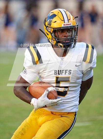 Thumbnail 1 in Fort Bend Marshall vs. Boerne-Champion (Class 5A Division II Semi-Finals) photogallery.