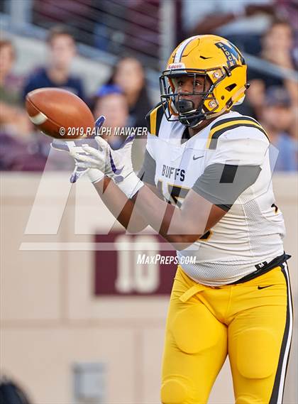 Thumbnail 3 in Fort Bend Marshall vs. Boerne-Champion (Class 5A Division II Semi-Finals) photogallery.