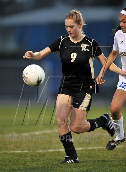 Thumbnail 2 in Oak Park @ Bishop Amat (CIF SS D3 Playoffs) photogallery.